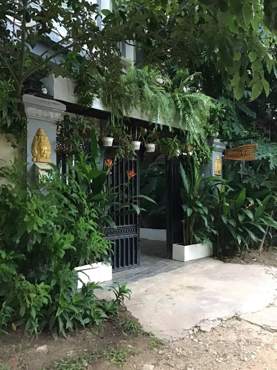 Villa Liza Boutique *