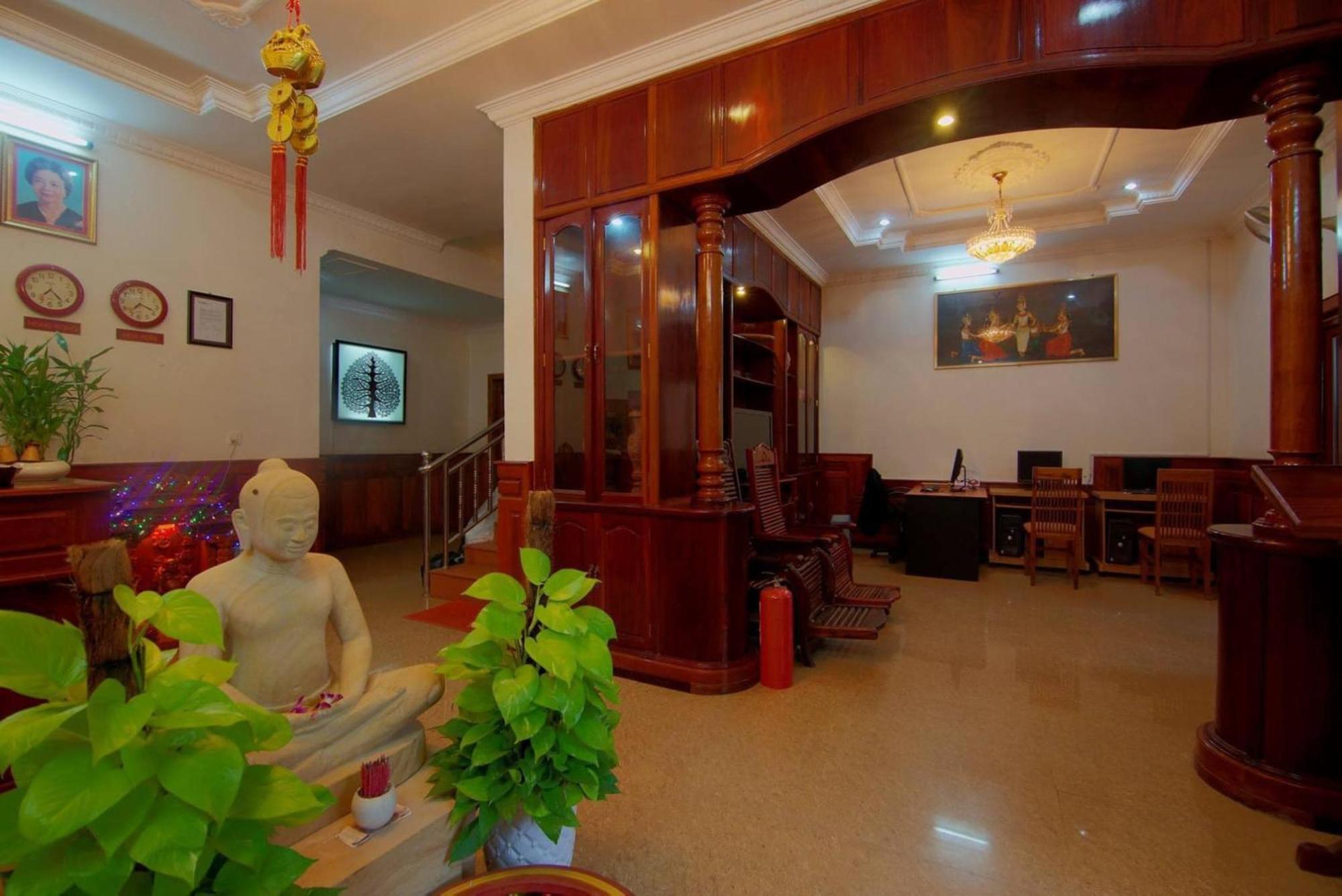 Hotel Bou Phanith 3*