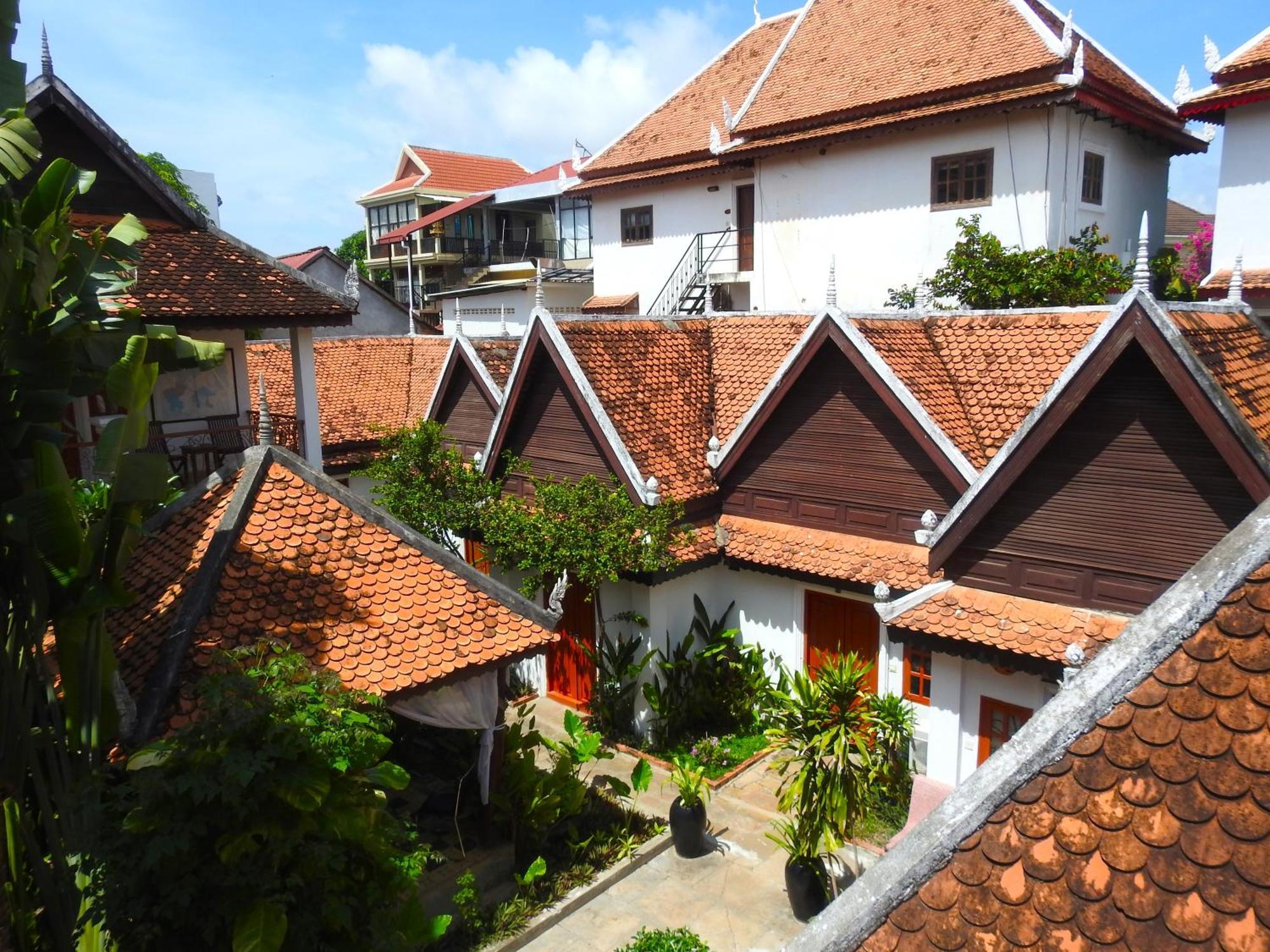 Wat Damnak 3*