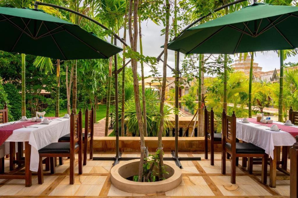 Hotel Model Temple 5*