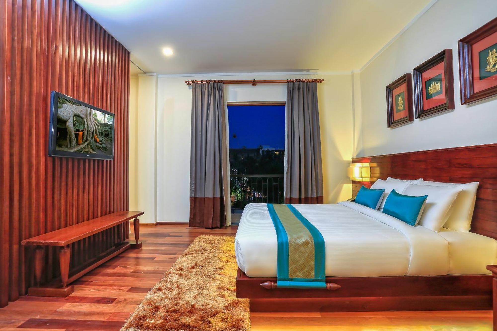 Lotus Blanc Hotel 5*