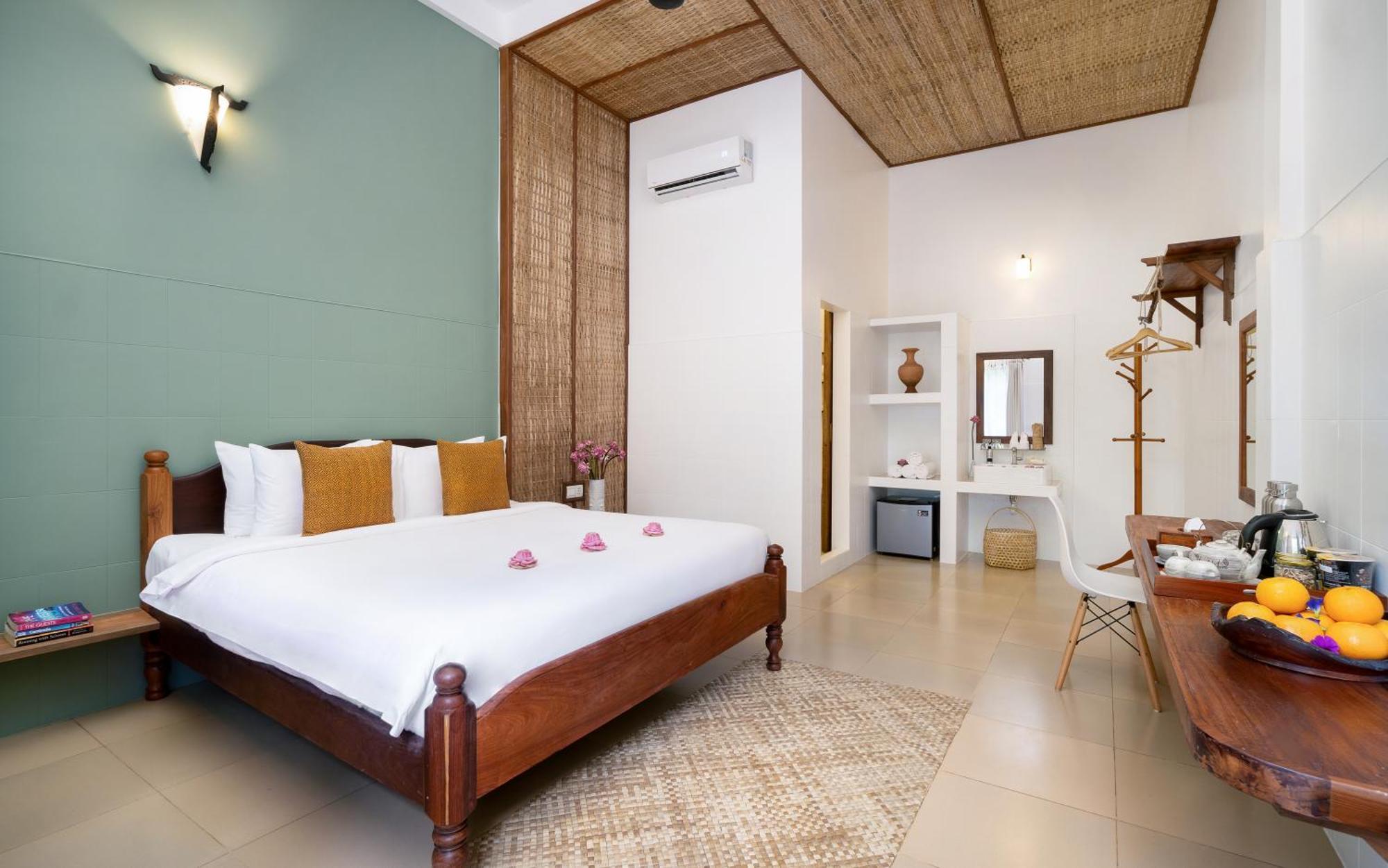 The Jungle Khách sạn 4*