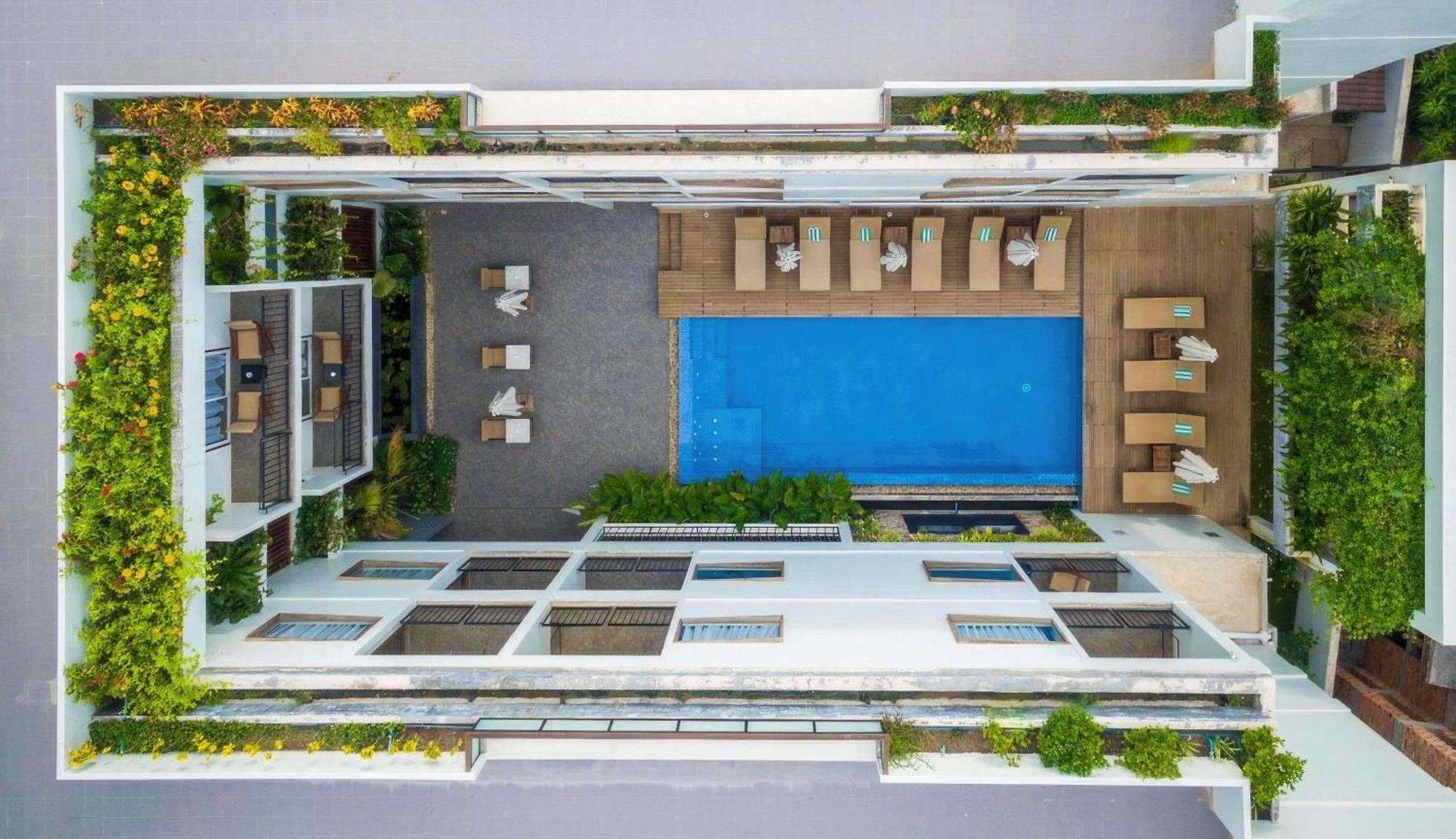 Hotel The Calm Oasis 4*