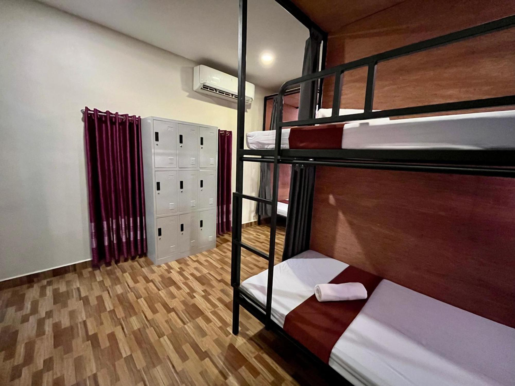 Gecko Hostel *