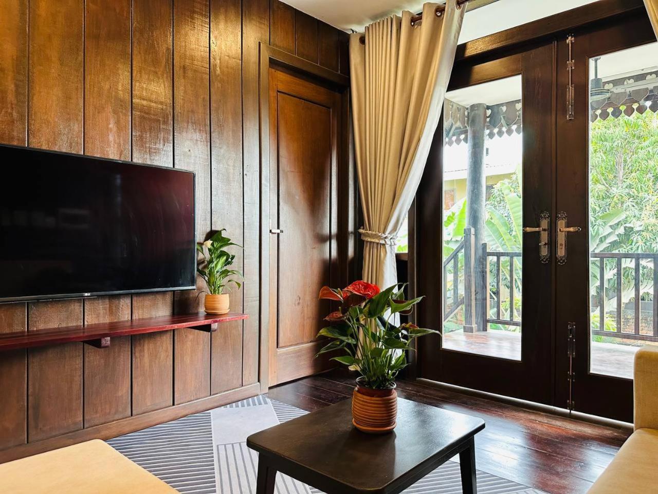 Homestay Roya Khmer House