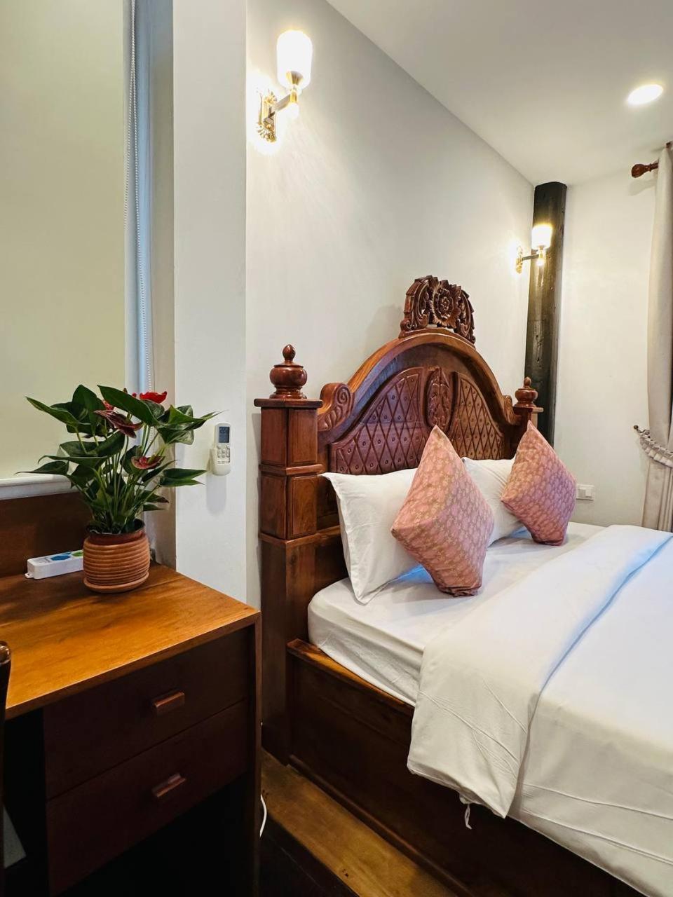 Roya Khmer House Homestay *