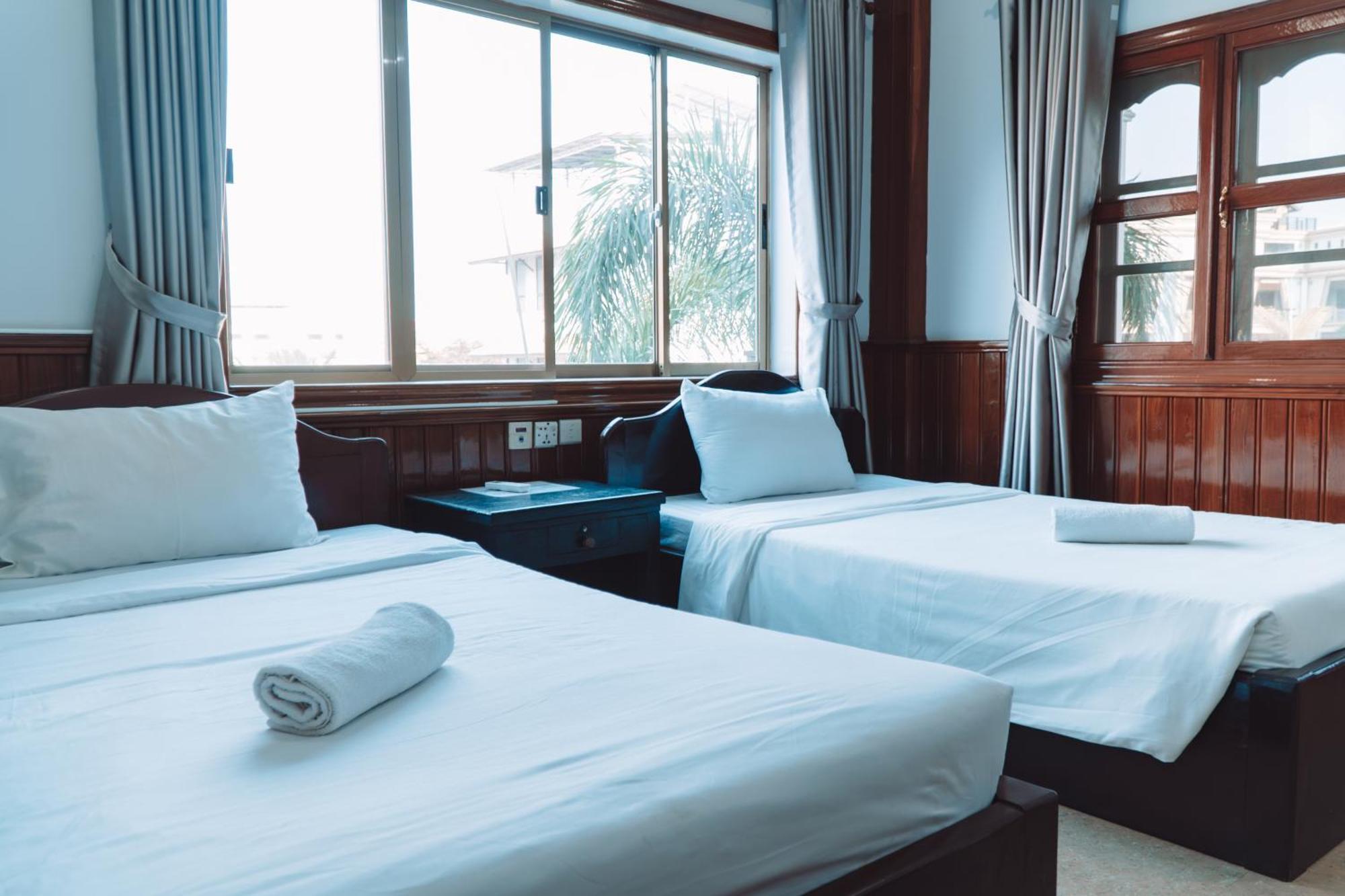 Mony Soksan Hotel 3*