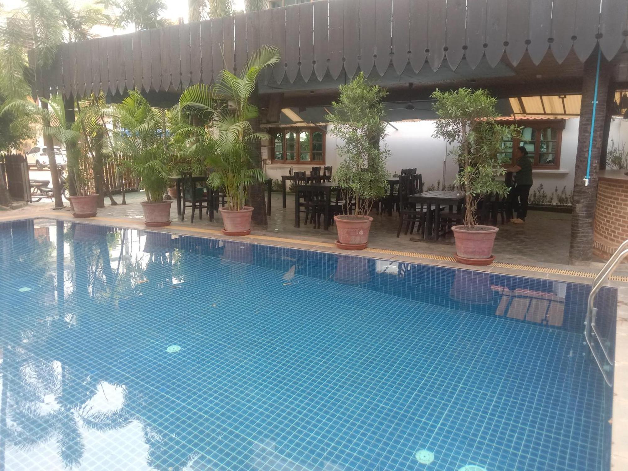 Hotel White Monkey