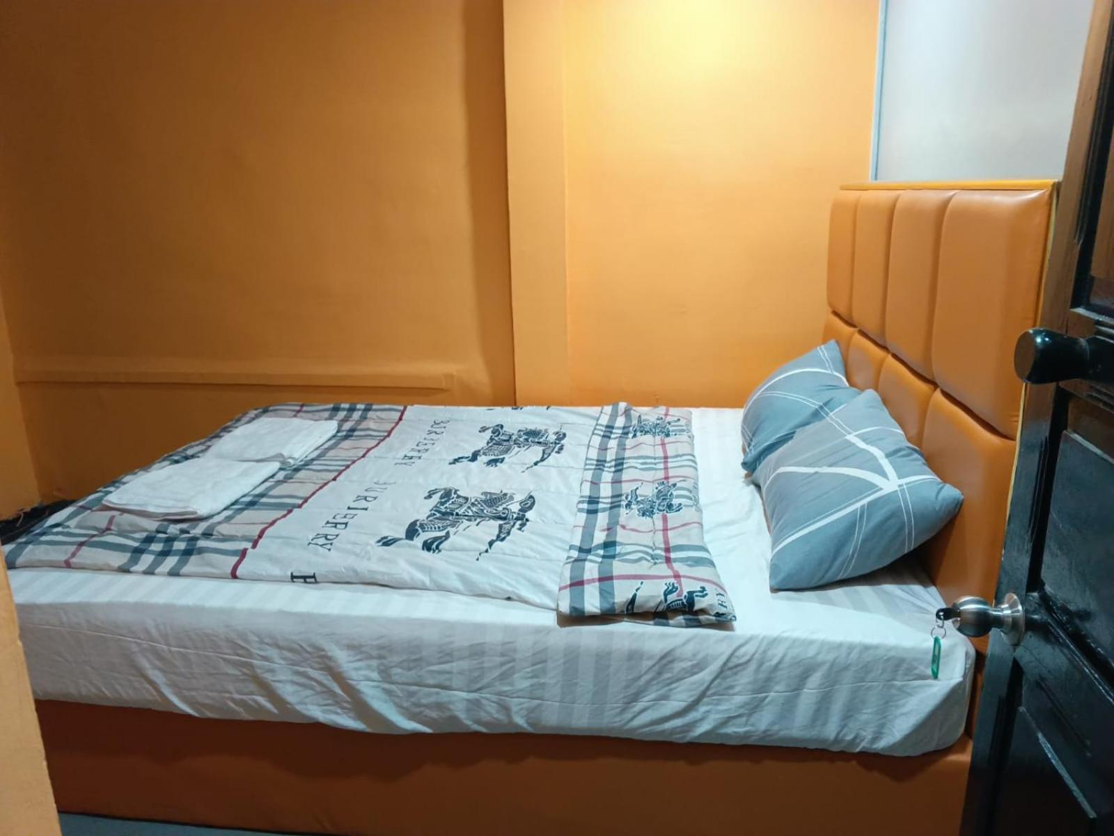 Full Moon Sky Bar Party Backpackers In Pub Street El Rincon Espanol Rumah tetamu Siem Reap