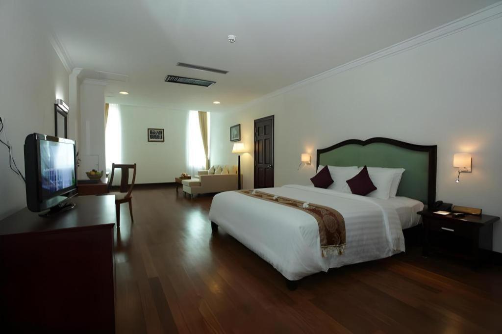 Sokhalay Angkor And Hotel Siem Reap