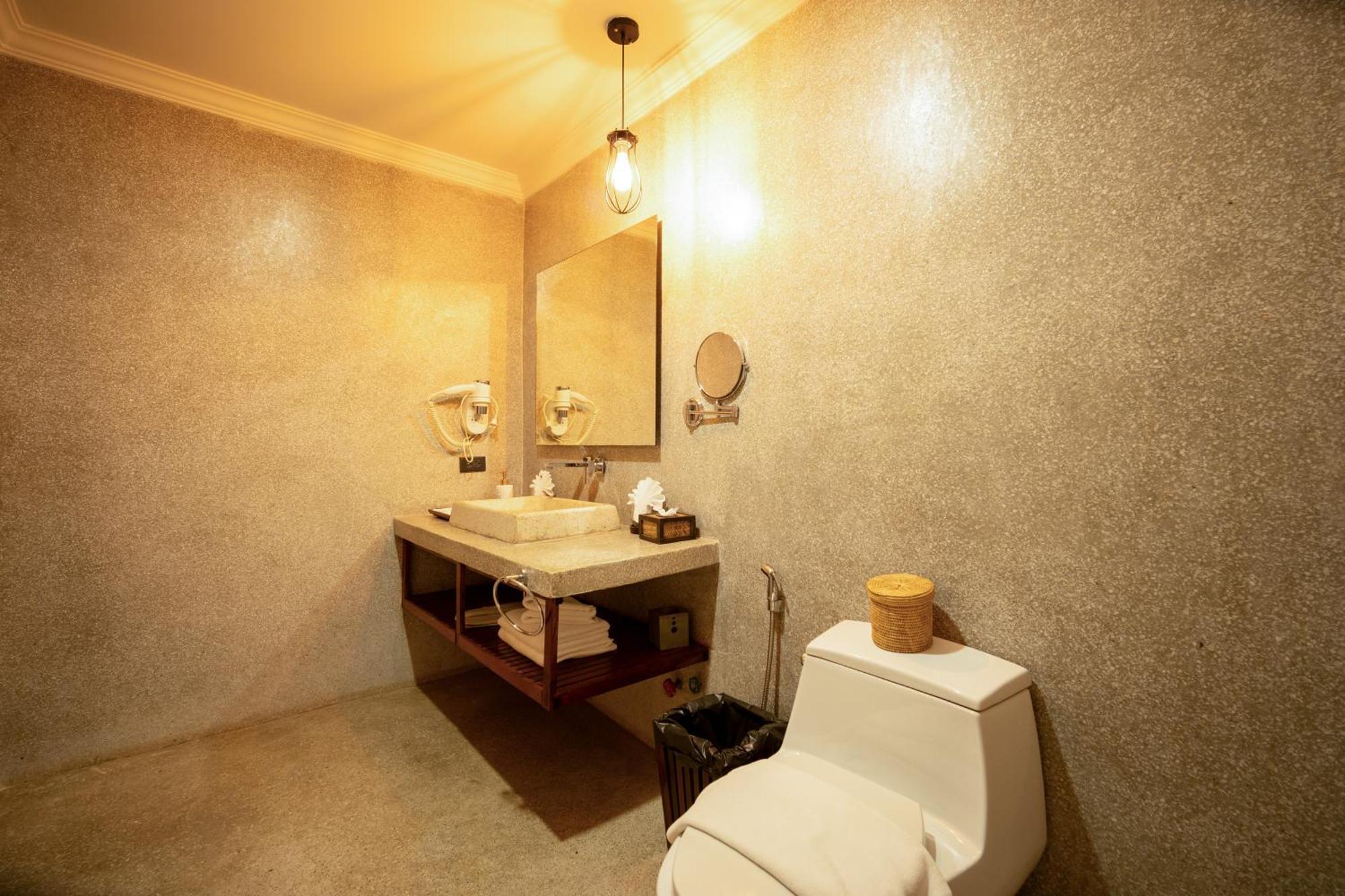Hotel Angkor Breeze & 4*