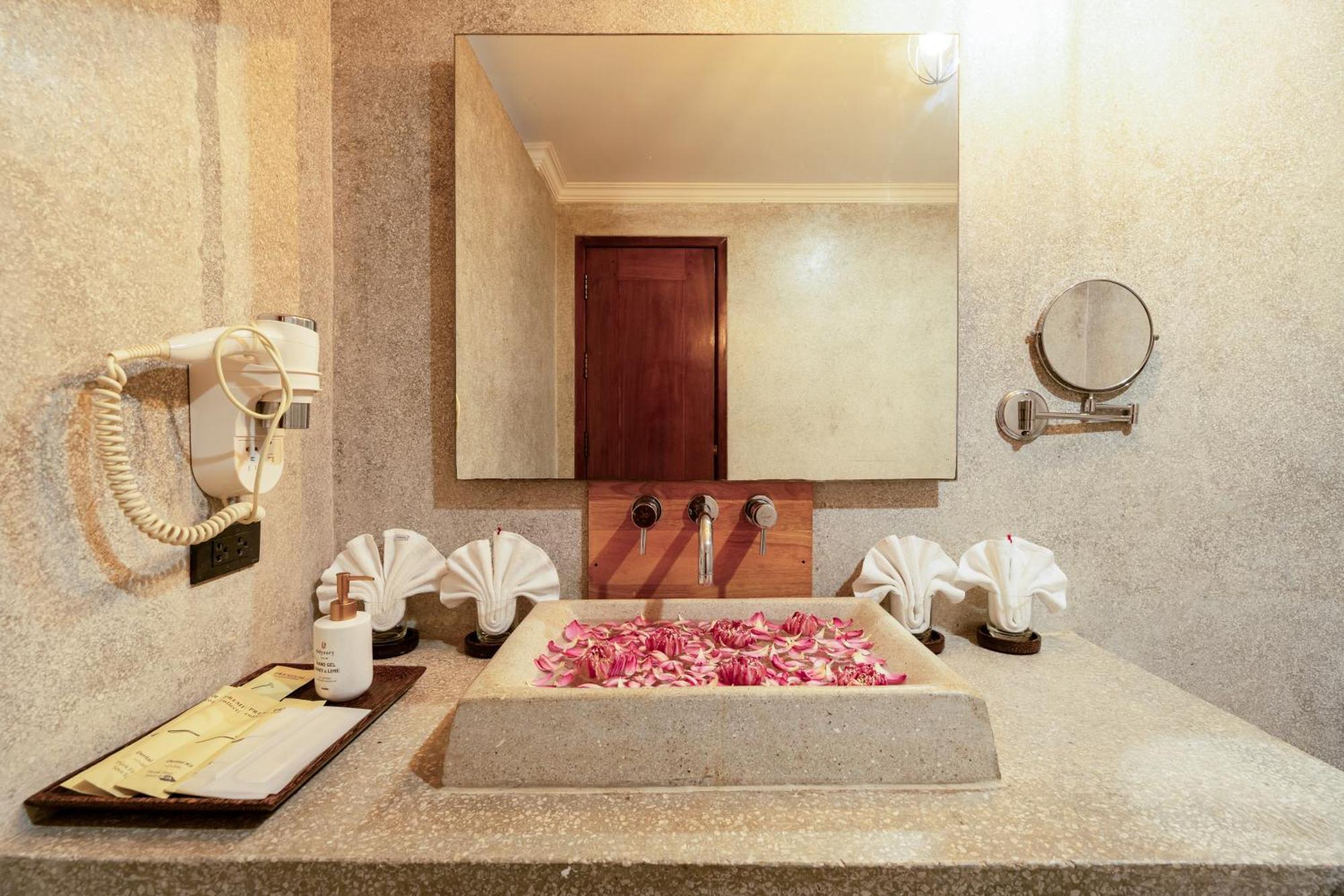 Angkor Breeze & Hotel Siem Reap