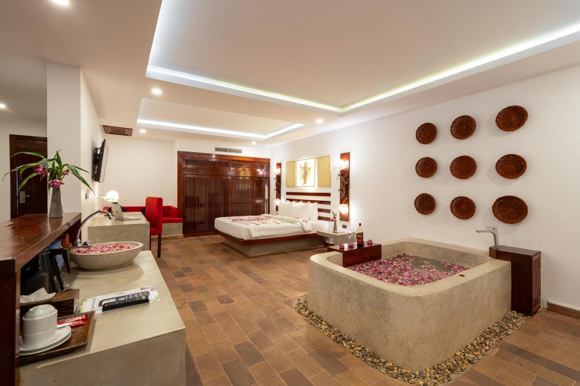 Angkor Breeze & 4*