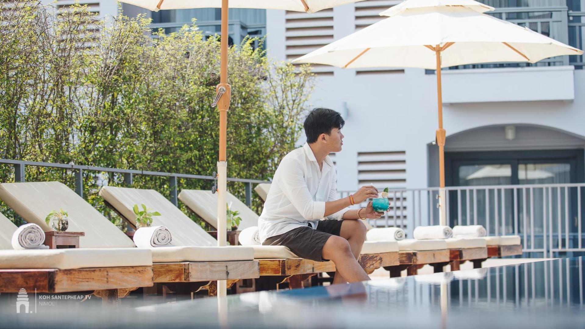 Damrei & 5* Siem Reap