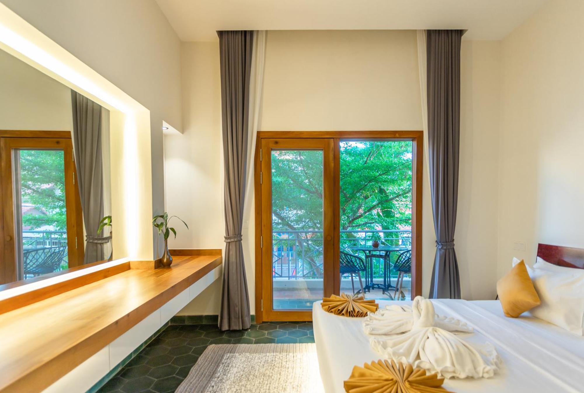 Family Style 3-bedroom By Baahu * Siem Reap
