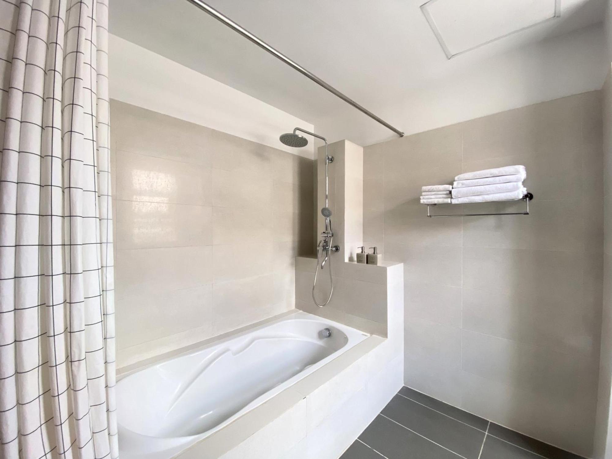 Homewood By Seuya Hotel 4*
