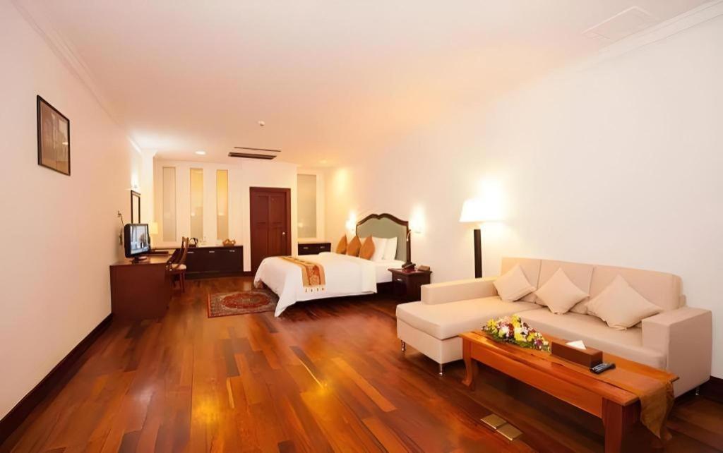 Sokhalay Angkor And 5*