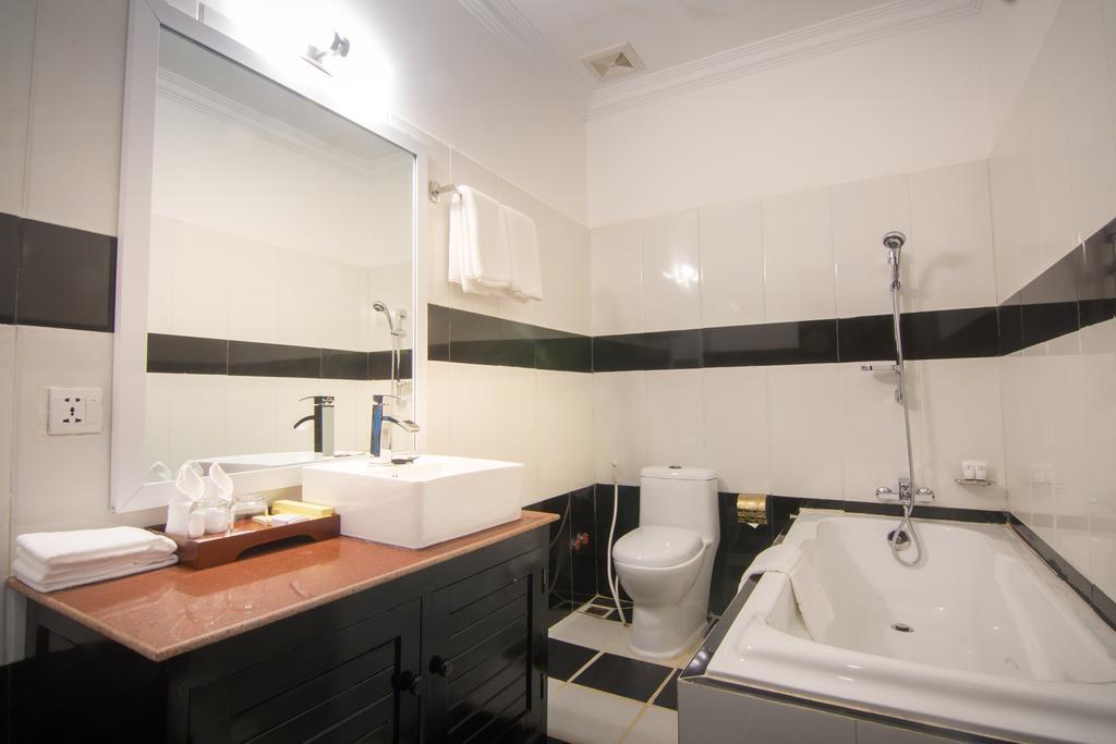 Crown Angkor & Hotel