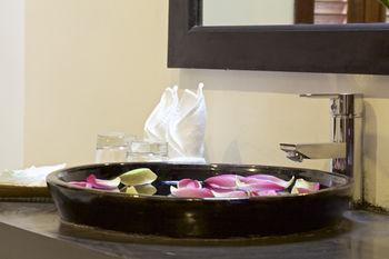 Bunwin Plantation Hotel 3*