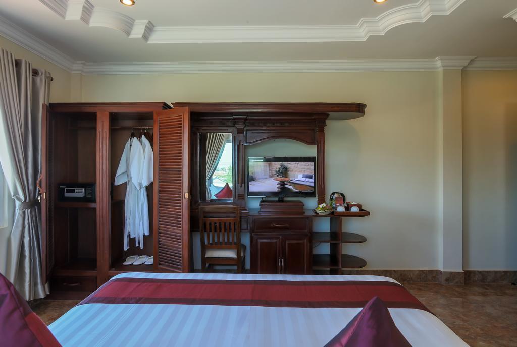 Hotel Angkor Magic Tree