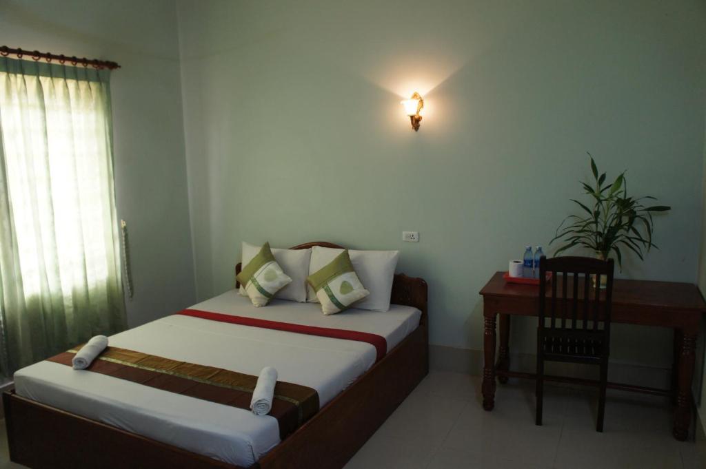 Town Apartment *