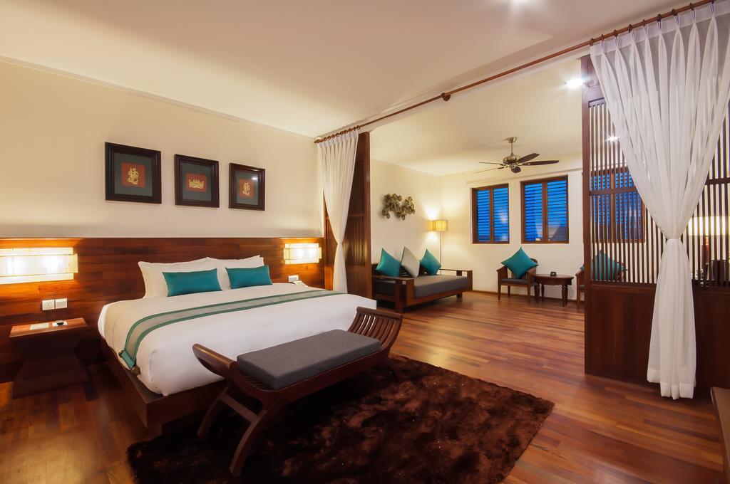Lotus Blanc Resort 5*