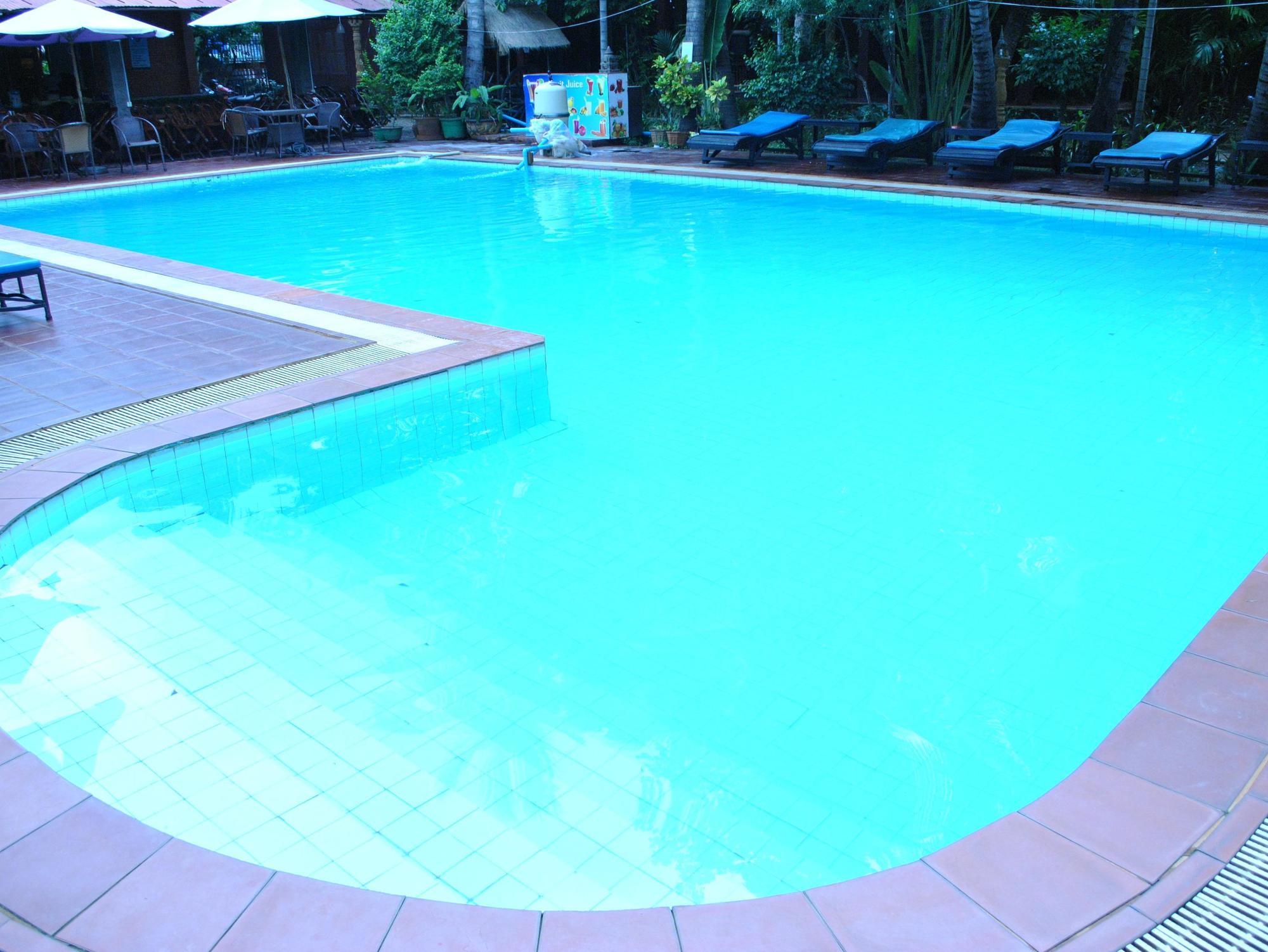 Neak Pean - Wooden House Hotel
