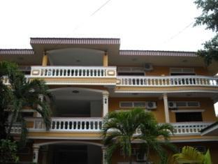 Town Apartment *