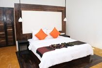 Khách sạn Antique Palm 4*