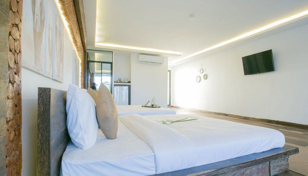 Elysium Hotel 4*