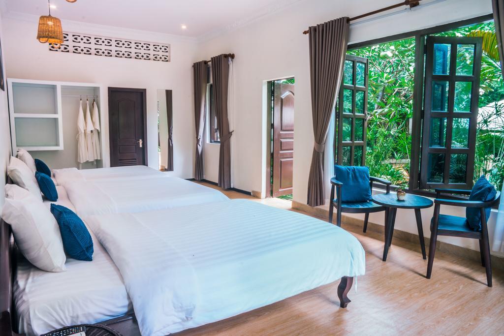 Angkor Yellow Villa *