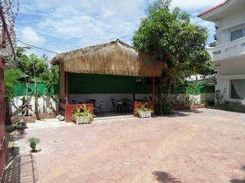 Royal Sok Chhan 3*