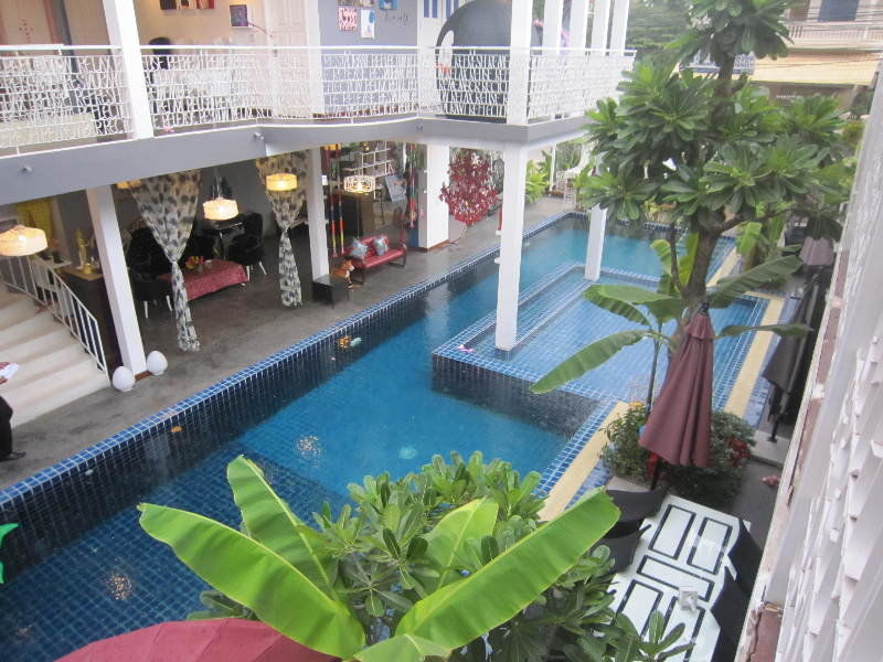 Hostel White Rabbit (adults Only)