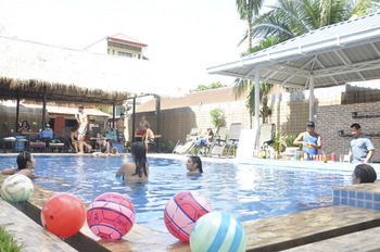 Pool Party Nhà trọ Siem Reap