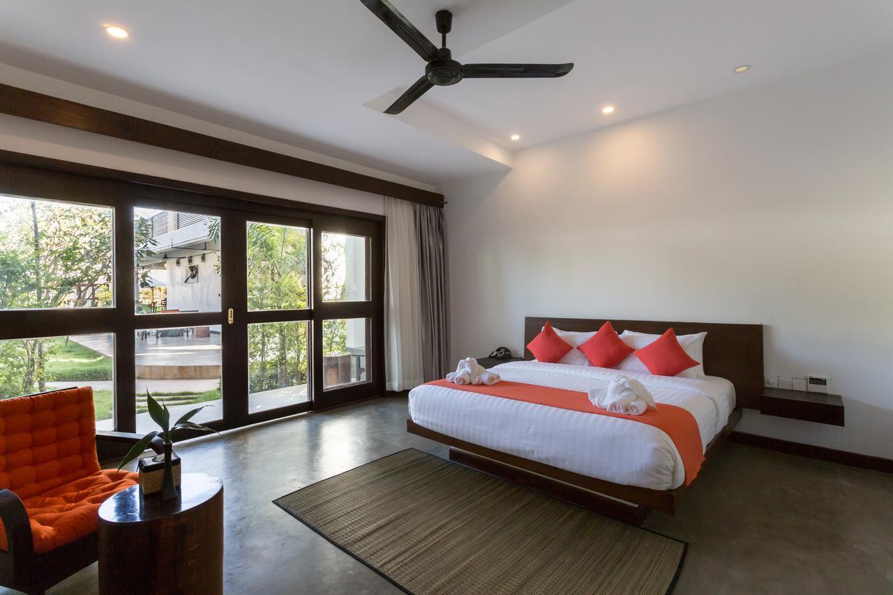 Blue Spring Boutique 3*