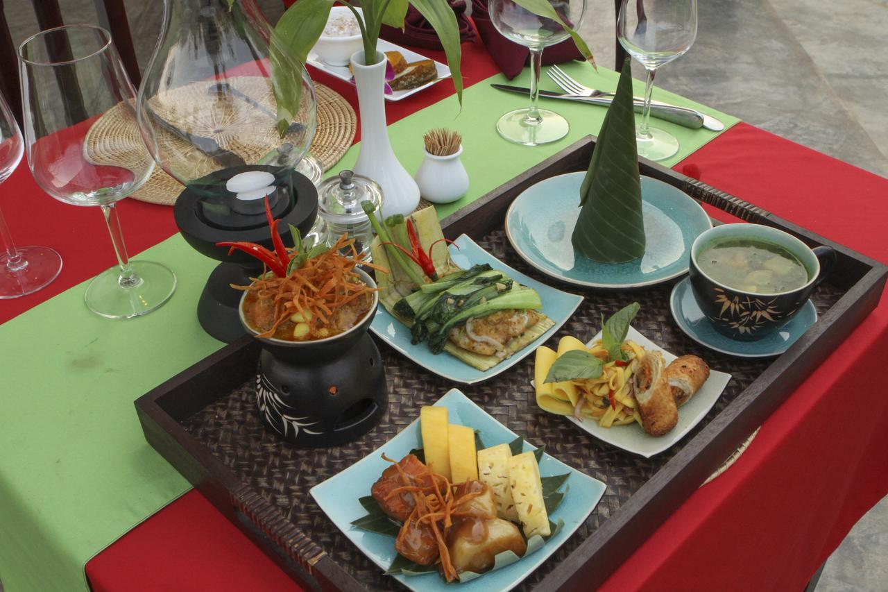 Blue Spring Boutique 3*