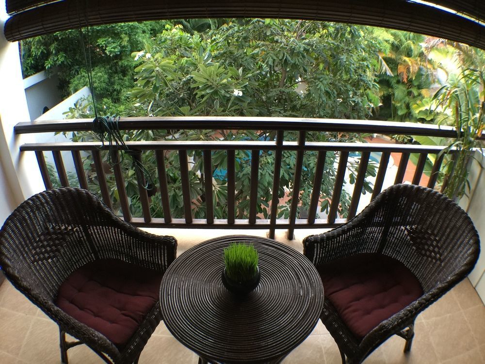 Villa Angkor Yellow Villa