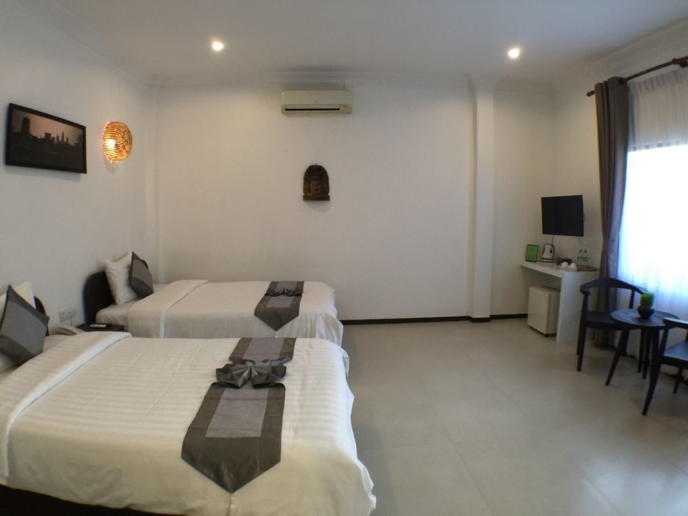 Angkor Yellow Villa *