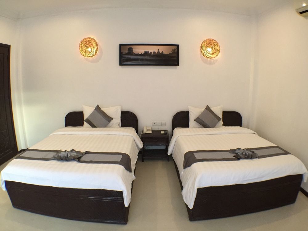 Angkor Yellow Villa