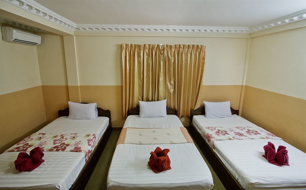 Hostel Adan World *