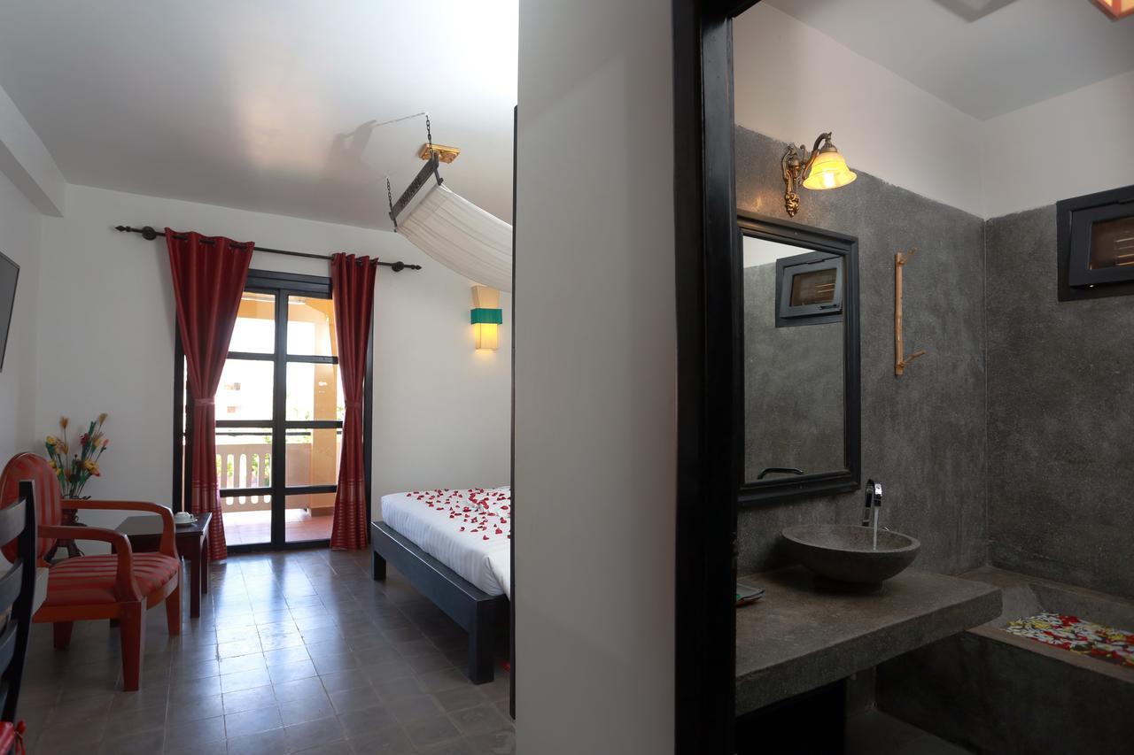Hotel Kiri 4*