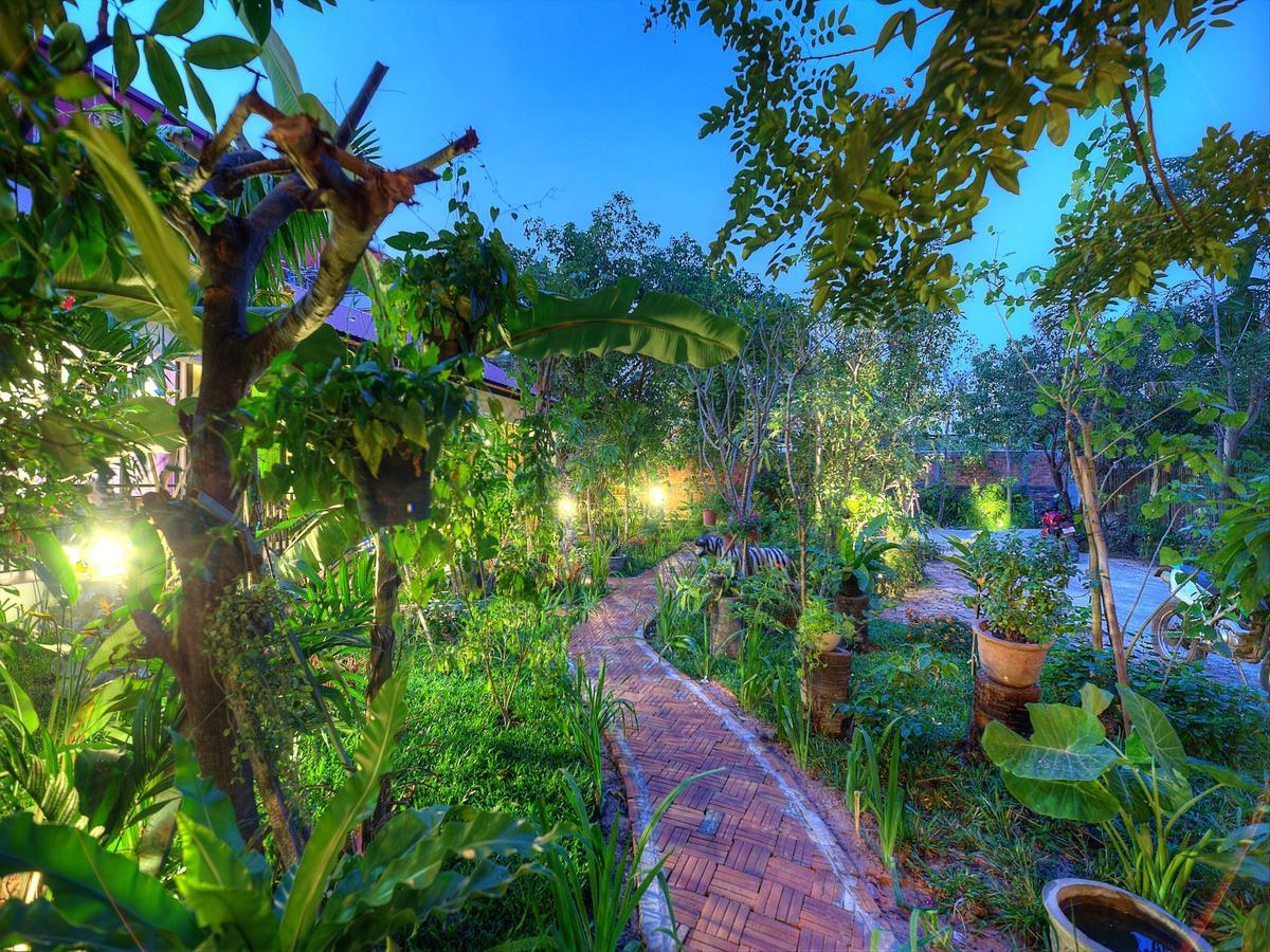 Kanak Garden Hotel 2*