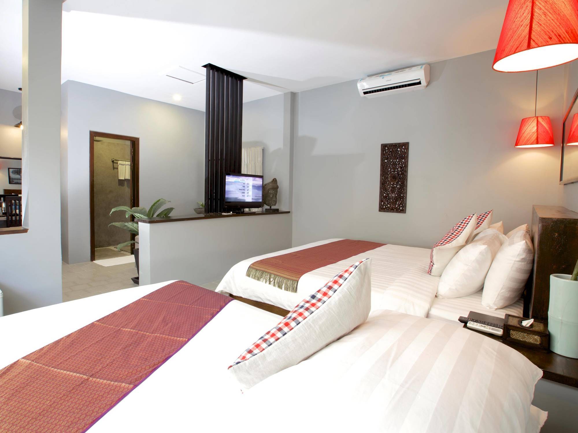 Skor Boutique 4*