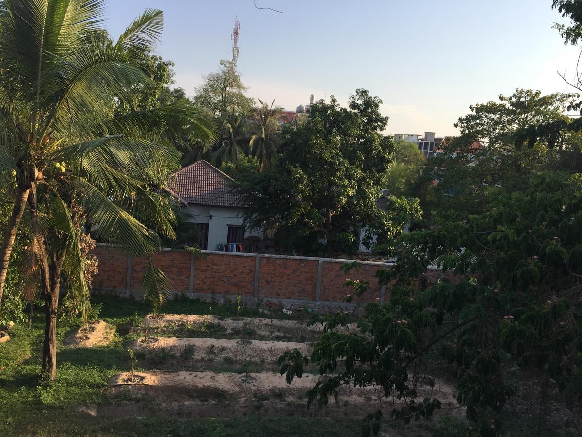 Baray House 2*