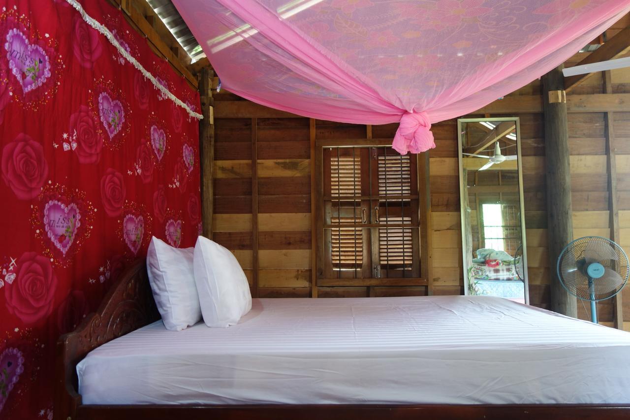 Authentic Cambodian Angkor Country house Siem Reap