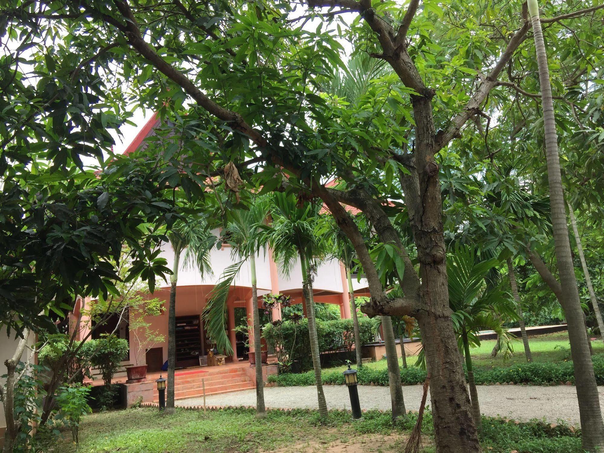 Relax And Angkor Hotel 3*