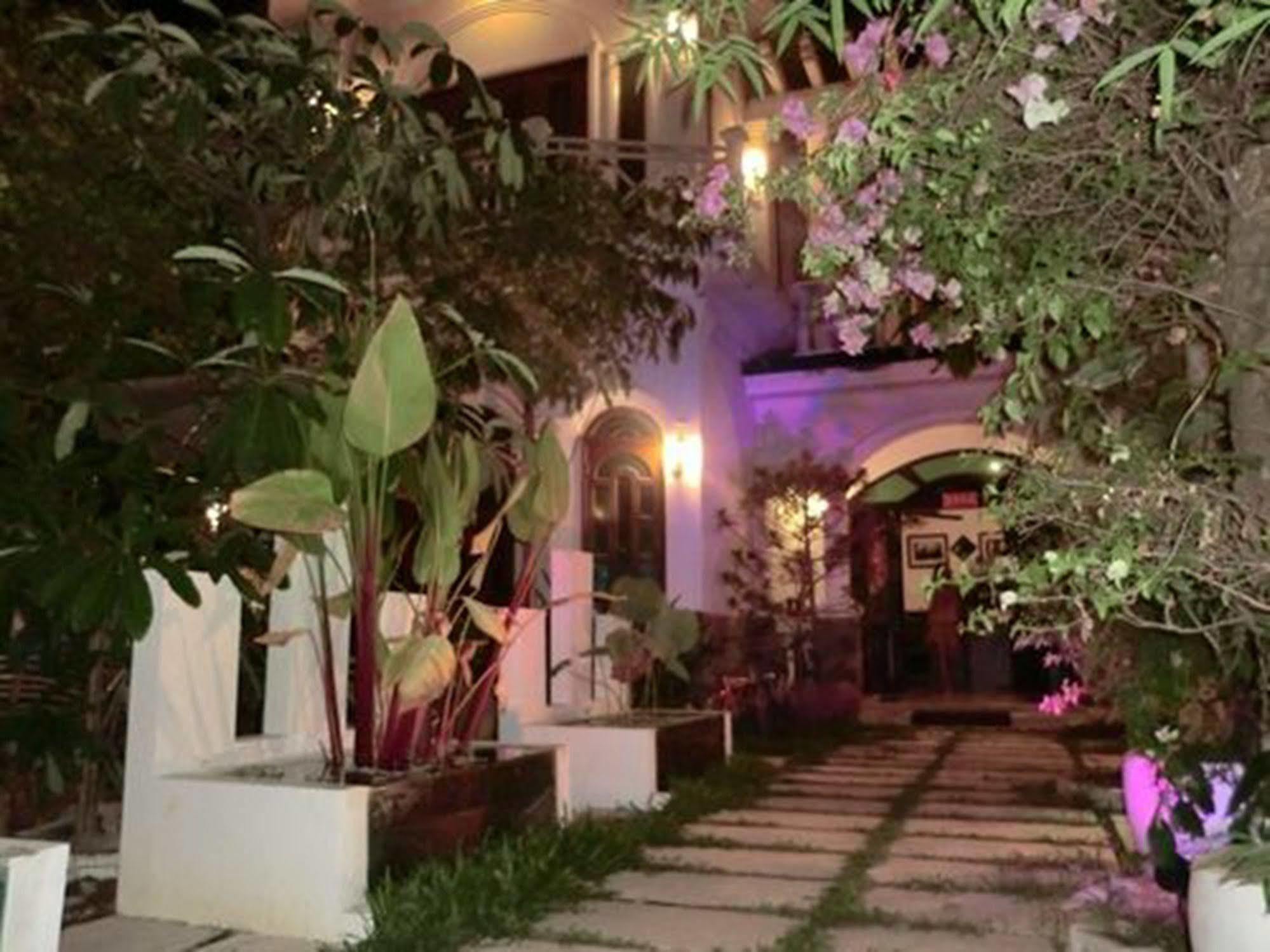 Eocambo Hotel 3*