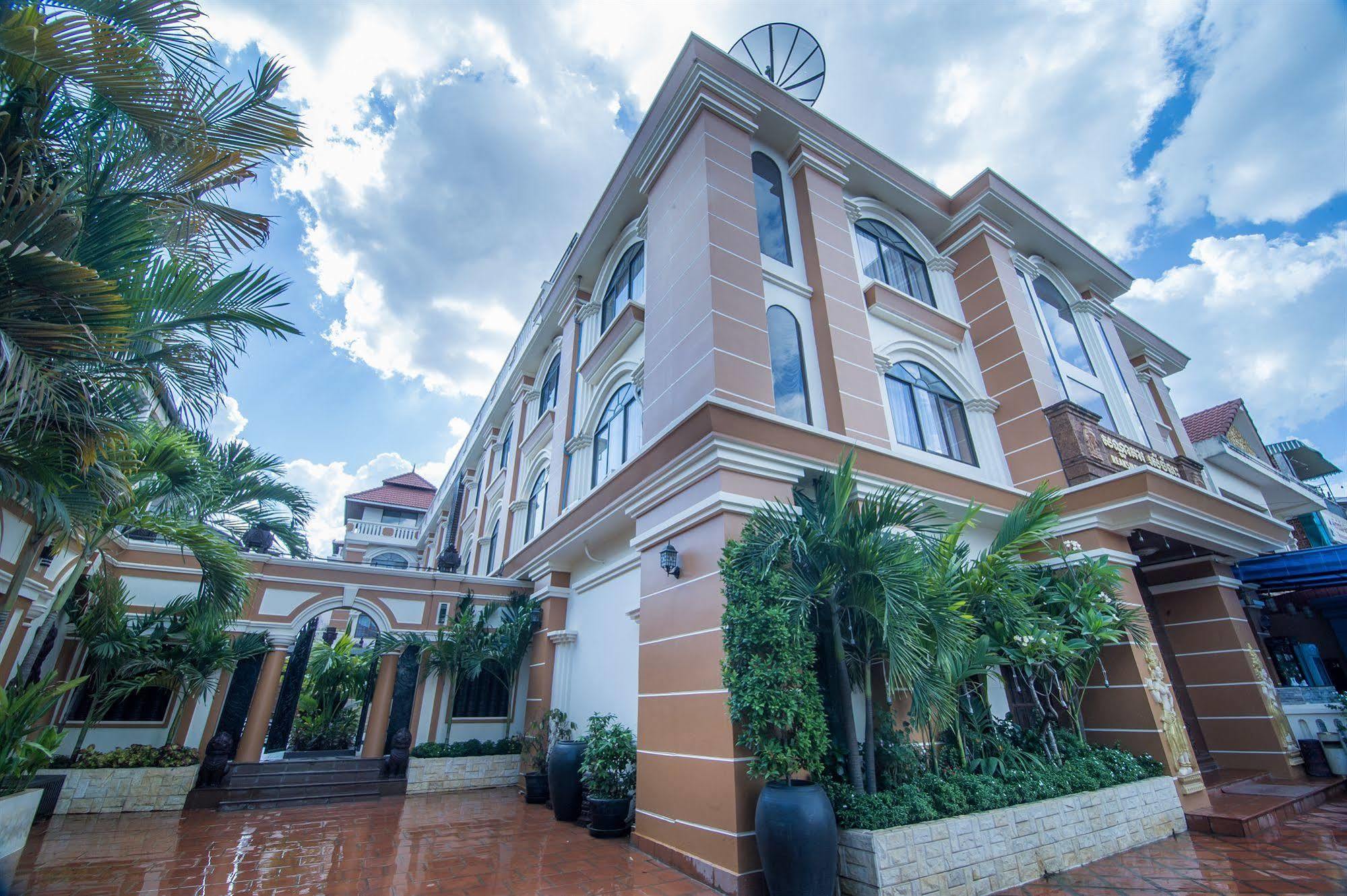Reaksmey Chanreas Hotel 3*
