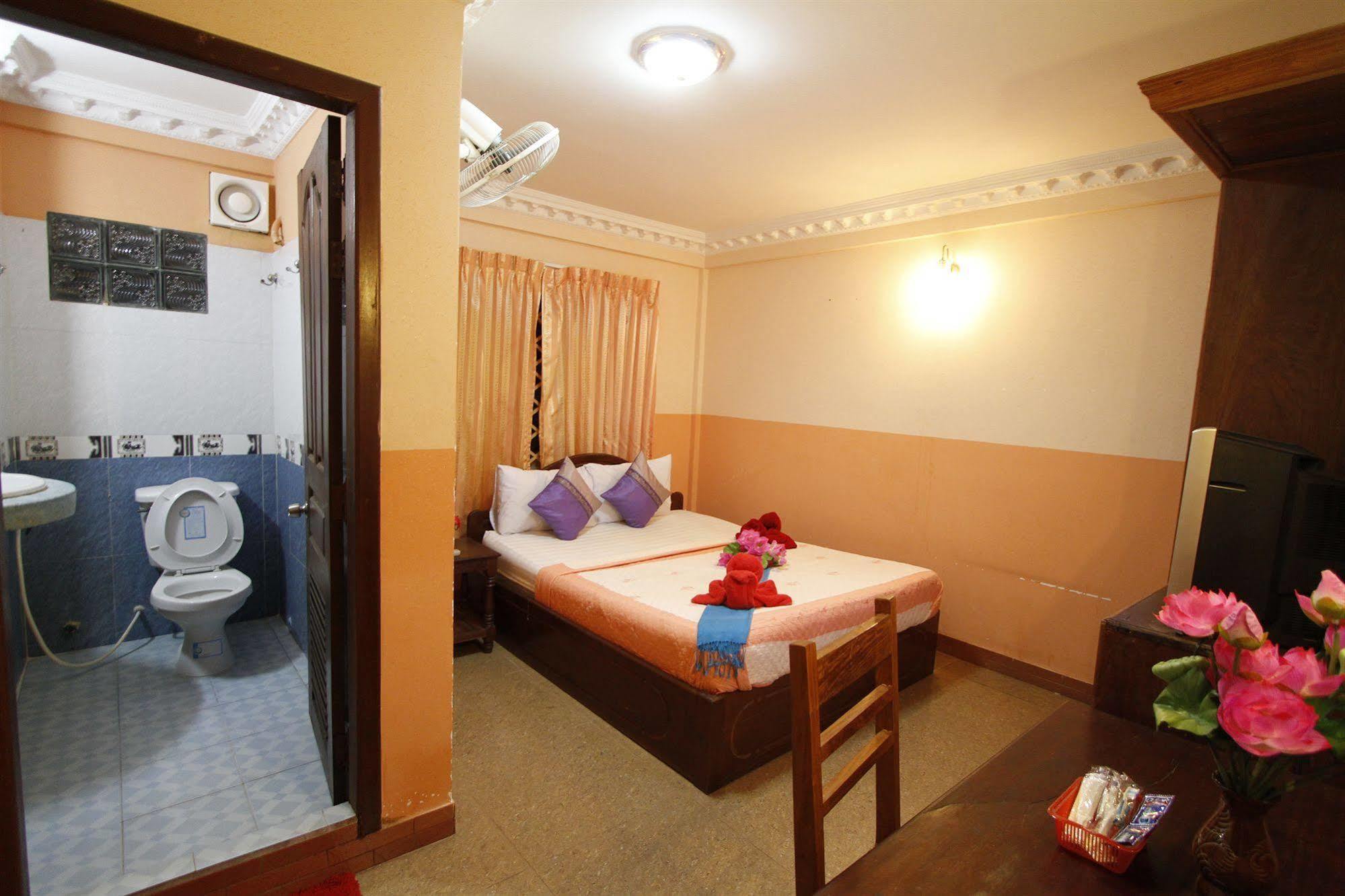 Hostel Adan World