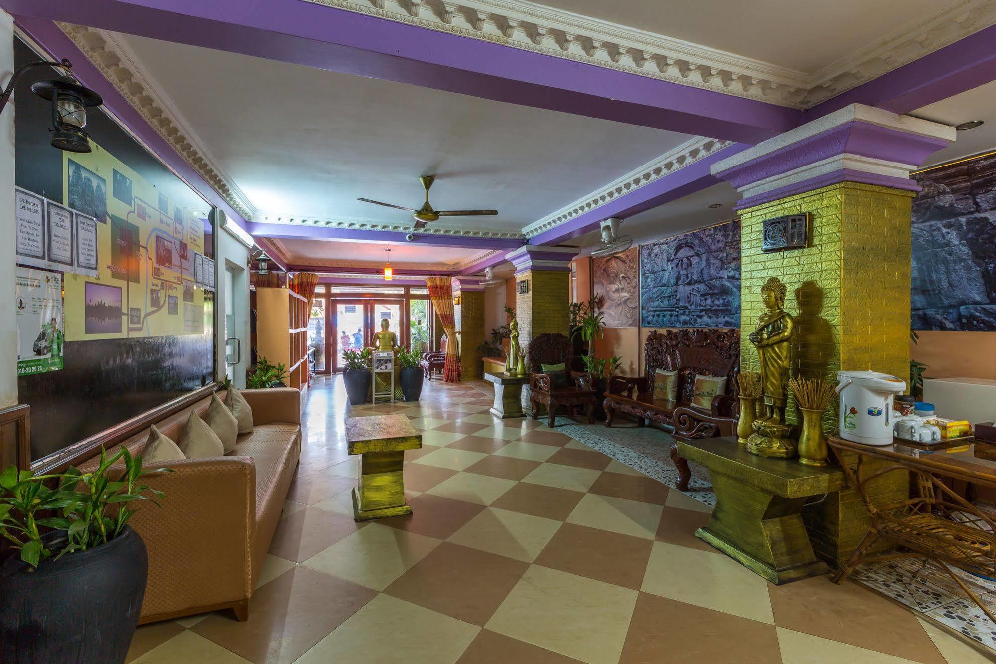 Adan World Hostel *